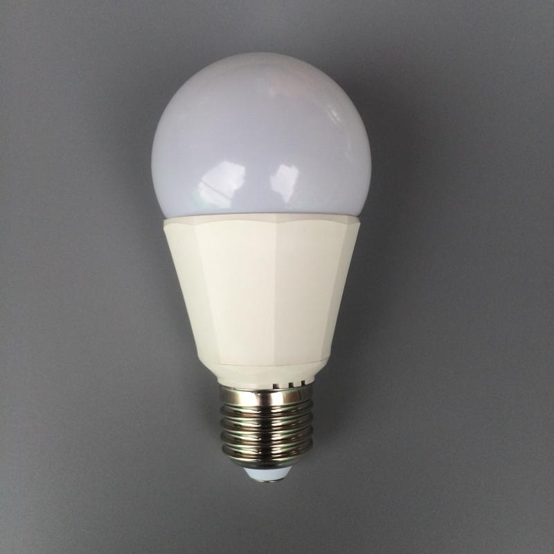 厂家供应 调光3W-5W 白色塑包铝 高光通量 E27 LED球泡灯 免费送样 质保两年